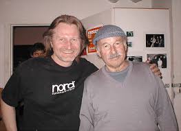 Josef erich zawinul var kendt under kunstnernavnet joe zawinul og blev født i østrig d. Josef E Zawinul Electric Piano Pioneer 1932 2007