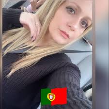 Nicole Lopes's Instagram, Twitter & Facebook