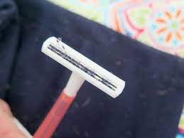 Check out many ways to remove lint from clothes and prevent fabric pilling using commercial products or regular household items. The 5 Minute Secret To Remove Pilling From Your Clothes