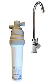 L'eau du robinet coûte 0.4 centimes d'euros le litre, filtrer cette eau revient à 4 centimes d'euros alors que l'eau en bouteille est à un prix moyen de 20 à 50 centimes d'euros. Filtre Purificateur D Eau Sous Evier Doulton Aqua Techniques