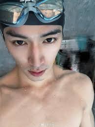 Wang Xingyue 王星越 /...