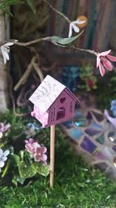Puppenhaus Garten Vogelhauschen Aus Holzteilchen Von Action Und Pappe Auf Schaschlikspiess Doll House Maison De Poupees C Bird Boxes Bird Doll House