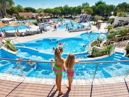 Our knowledgeable destination experts will bring your dreams to life in every detail. Glamping In Italien Campst Du Noch Oder Glampst Du Schon Unsere Top 10 Mobilheime In Italien Tui Com Reiseblog