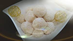 Truffes Au Chocolat Blanc Et Noix De Coco Cyrille La Cuisine Truffes Au Chocolat Truffe Chocolat Blanc Chocolat Blanc