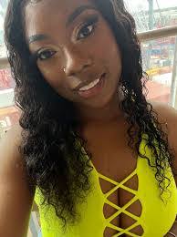 Amanda Kiger's Instagram, Twitter & Facebook