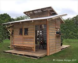 La maison à ossature palette : Oui Cette Maison Minuscule Est Tres Sympa Mais Elle A Un Petit Plus Qui La Rend Indispensable