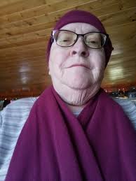 I recycled an old sweater from my closet into a new hat and scarf .