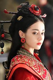 迪麗熱巴主演 秦時麗人明月心 的古裝服飾造型 costume costumedesign 迪麗熱巴 古裝 beauty crown crown jewelry fashion