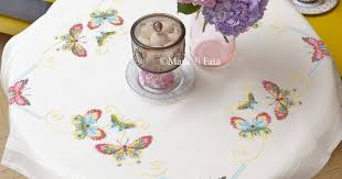 Kit Contenente La Tovaglietta Gia Confezionata In Puro Cotone Bianco Rifinita Con Orlo Semplice E Disegnata Con Motivo Farfalle Punto De Cruz Bordado Manteles