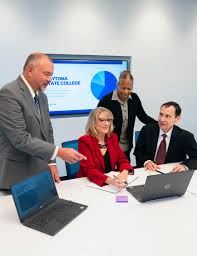 DSC Magazine Fall/Winter 2022 by daytonastatecollege