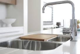 Parte integrante delle cucine domestiche e commerciali. Cucina Piccola Ecco Come Renderla Piu Grande Casa It Progetti Di Cucine Lavandino Da Cucina Lavelli Cucina