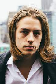 Chatting with cole sprouse about high school and casually playing with his hair in the meantime. Cole Sprouse Cole Sprouse Dylan Sprouse Long Hair Styles Men