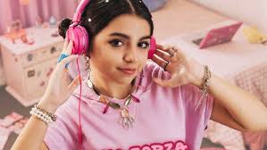 Alma Zarza presenta 7 Días: la confesión del primer amor