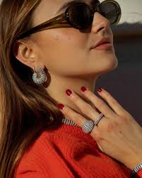 No Christmas celebration without the new @apmmonaco HIVER Collection and a  red dress