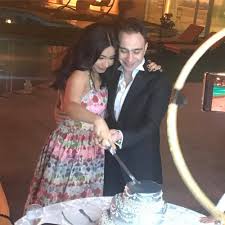 شيرين وحسام حبيب يغنيان ويرقصان احتفالا بزفافهما فى حفل بالمغرب. Ø¨Ø¹Ø¯ Ø²ÙØ§ÙÙ‡Ù…Ø§ ØªØ¹Ø±ÙÙˆØ§ Ø¹Ù„Ù‰ Ø§Ù„ÙØ§Ø±Ù‚ Ø§Ù„Ø¹Ù…Ø±ÙŠ Ø¨ÙŠÙ† Ø´ÙŠØ±ÙŠÙ† Ø¹Ø¨Ø¯ Ø§Ù„ÙˆÙ‡Ø§Ø¨ ÙˆØ­Ø³Ø§Ù… Ø­Ø¨ÙŠØ¨ Ù…Ø¬Ù„Ø© Ù‡ÙŠ