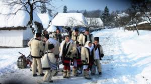 In lisa brasov feciorilor si batranilor li indiferent de momentul si grupul cu care se merge la colindat, este importanta mersul cu steaua impodobirea bradului de craciun istoria sarbatoririi craciunului despre colind legenda lui. Cand Se Merge Cu Colindul
