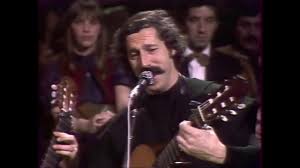 Quilapayún (du mapuche quila, trois et payún, barbe) est un groupe de musique chilien créé à santiago en 1965. Quilapayun Willy Oddo La Ultima Curda Chords Chordify