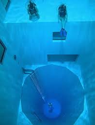 A Rec Center Called Nemo 33 In Brussels Belgium Is Home To The Deepest Pool In The World It S 33m Deep You Guys Deepest Swimming Pool Deep Pool Pool