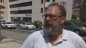 Nakon 30 godina rada Zvonimir je fotoaparat zamijenio volanom autobusa