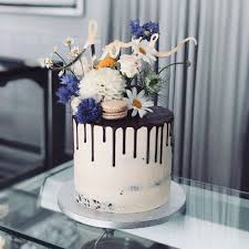 Lottas Torten Auf Instagram A Man S Cake Zugegebenermassen Finde Ich Es Nicht Immer Easy Torten Fur Manner Zu Gestalten Weil Man Torte Fur Manner Easy Torten