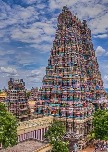 Madurai Meenakshi Temple 🛕🛕🛕 The Madurai Meenakshi Temple is a magnificent Hindu temple dedicated to Goddess Meenakshi (Parvati) and Lord Sundareswarar (Shiva), located in Madurai, Tamil Nadu. India 🇮🇳 It is renowned