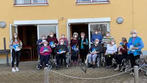 Der muttertag steht vor der tür: Brieffreunde Landauer Gymnasiasten Machen Senioren Mut Stadt Landau Idowa