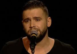 For the atmosphere of Florit's ballad, the hand of the public cared for!