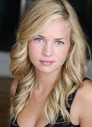 Desiree Upton's Instagram, Twitter & Facebook