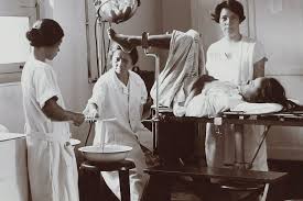 Marie bukan hanya bayak memberi tambahan kontribusi bagi dunia kedokteran dan kebidanan indonesia, namun terhitung menjadi ide bagi para dokter dan bidan perempuan setelah itu di tanah air. Marie Thomas Dokter Perempuan Pertama Di Indonesia Jadi Google Doodle Hari Ini