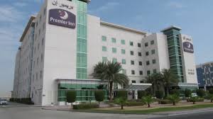 The property also offers complementary shuttle bus services for all guests to the airport and for the guests' convenience, this free shuttle service is available between the hotel and terminals 1 and 3. Hotel Premier Inn Dubai Investments Park Dubai Holidaycheck Dubai Vereinigte Arabische Emirate