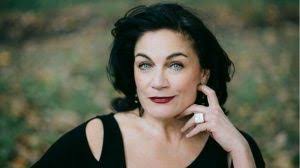 Anna Herd's Instagram, Twitter & Facebook