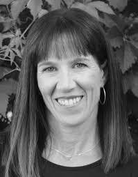 Mindy Leo's Instagram, Twitter & Facebook