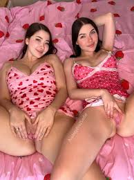 Audrey Moans with Pleasure as Sadieluvsaudrey Takes Her