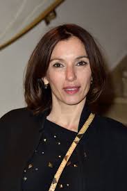 Urodziła się 9 marca 1964 r. Photos Valerie Lemercier Presente Marie Francine Et C Est Tres Drole