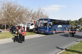 פיגוע ירי אירע היום (חמישי) בשער האריות בעיר העתיקה בירושלים, בו לפי החשד, מחבל הגיע למקום ודקר שוטר בן 38, שהגיע ככוח תגבור מהמכללה לשוטרים בה הוא נמצא בקורס, והוא נפצע באורח קל. 2017 Jerusalem Truck Attack Wikipedia