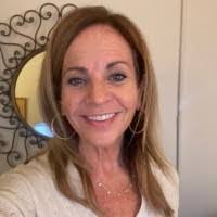 Staci Weeks's Instagram, Twitter & Facebook