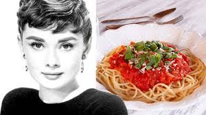 La cuisine est l'une de vos pièces préférées ? Audrey Hepburn The Home Cook The History Kitchen Pbs Food