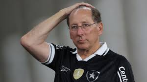Textor diz que 'prometeu' Europa a Danilo e não o quer em Palmeiras ou Flamengo: 'Não podemos ver você ir para o nosso concorrente'