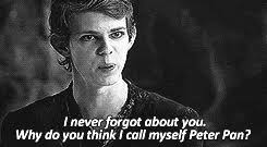 Tumblr My6cx9mlxu1s6iy3so3 250 Gif 245 135 Peter Pan Ouat Robbie Kay Peter Pan Peter Pan