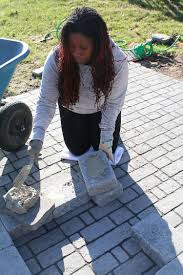 If you are ever thinking about building your own fire pit, this is a great list of ideas to start with. 10 Best Outdoor Fire Pit Ideas To Diy Or Buy Keyhole Fire Pit Kit