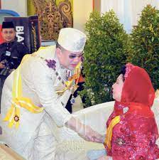 View tengku aniza tengku abdul hamid's genealogy family tree on geni, with over 200 million profiles of ancestors and living relatives. There Was A Huge Family Tussle Back In 2009 And It Involved The Sultan Of Kelantan