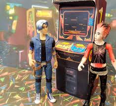 Un brazo robótico se extendió desde ella y me colocó sobre el rostro un visor oculance de última generación, que también se adaptó a su forma. Anorak S Almanac