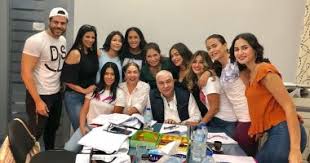 مسلسل «البيت الكبير» بطولة لوسى، أحمد بدير، سوسن بدر، منذر رياحنة، حجاج عبدالعظيم، لقاء سويدان، الراقصة دينا، طارق صبرى، ريم هلال، دنيا المصرى، أحمد صيام وإيمان أيوب، تأليف أحمد صبحى، إخراج محمد النقلى. Ø¥Ø¶Ø§ÙØ© 4 Ø´Ø®ØµÙŠØ§Øª Ø¬Ø¯ÙŠØ¯Ø© Ø¹Ù„Ù‰ Ø£Ø­Ø¯Ø§Ø« Ø§Ù„Ø¬Ø²Ø¡ Ø§Ù„Ø«Ø§Ù„Ø« Ù…Ù† Ø§Ù„Ø¨ÙŠØª Ø§Ù„ÙƒØ¨ÙŠØ± Ø§Ù„ÙŠÙˆÙ… Ø§Ù„Ø³Ø§Ø¨Ø¹