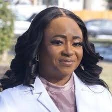 Lilian Carr's Instagram, Twitter & Facebook