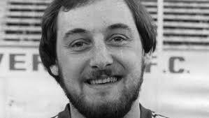 Happy 68th birthday to Steve Hubbard! 🎂 Hubbard switched rugby codes to  join the Robins in early 1978 and would score 72 tries in 122 first-team  appearances by the time his career