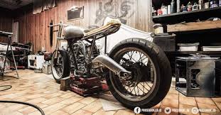 Maksudnya modifikasi yang ada di motor ini juga diproduksi massal oleh bottpower. 14 Motor Bekas Harga Murah Cocok Buat Cafe Racer Pricebook