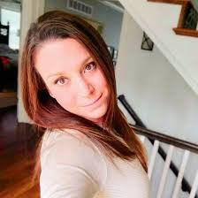 Lauren Schmidt's Instagram, Twitter & Facebook