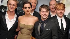 Harry potter and the chamber of secrets (2002) cast and crew credits, including actors, actresses, directors, writers and more. Rupert Grint Zwischen Emma Watson Und Tom Felton Funkte Es Am Harry Potter Set