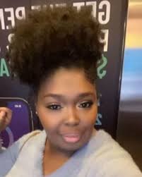 Roxana Taylor's Instagram, Twitter & Facebook