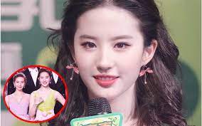 Lưu diệc phi chật vật cố thoát bóng. LÆ°u Thi Thi Bá»‹ LÆ°u Diá»‡c Phi Láº¥n At Ngoáº¡i Hinh Tren San Kháº¥u